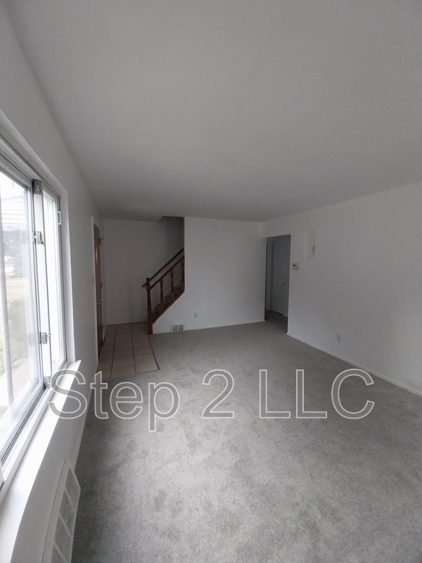 25670 Briardale Ave Euclid, OH 44132 – photo 4