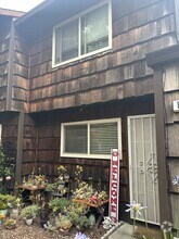 Building Photo - 1558 Parkway Dr