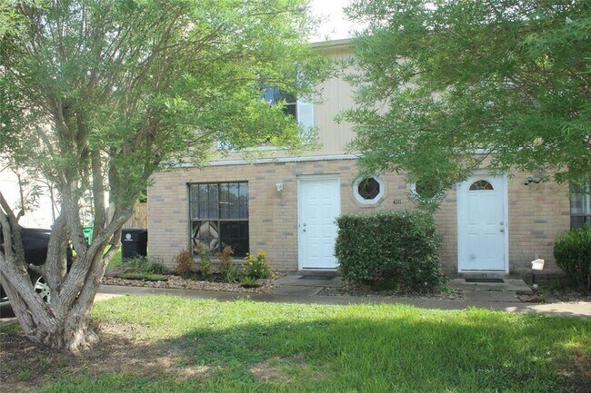 Building Photo - 4111 Lark Ln