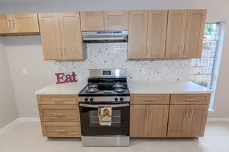 Building Photo - 6703 Stonewater