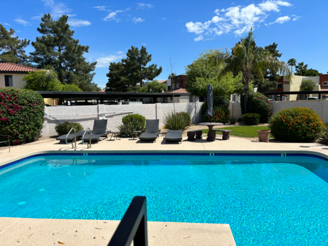 Foto del edificio - 5620 E Kelton Ln