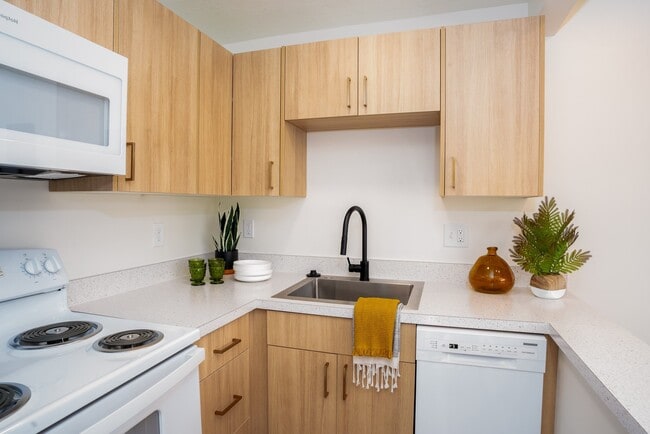 Photo - 947 E 400 S (Salt Lake City, UT) Apartment