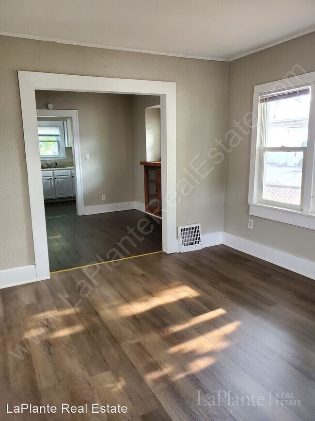 Foto del edificio - 3 br, 1 bath House - 1716 Berdan Avenue 1
