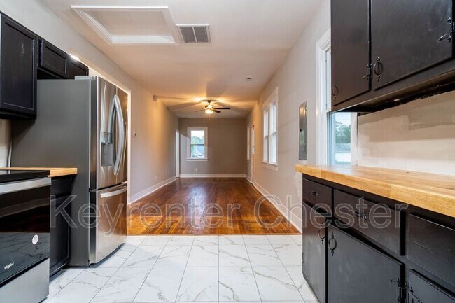 Building Photo - 3500 Oaklawn Blvd