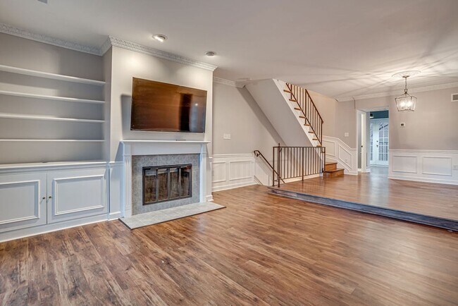 Building Photo - Townhouse Condo in Fox Hall Neighborhood! ...