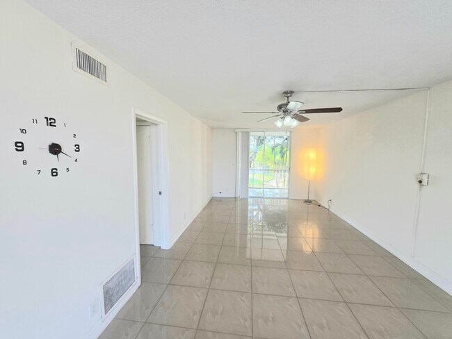 Foto del edificio - 777 SE 2nd Ave