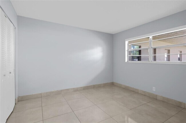 Foto del edificio - 4100 N 58th Ave