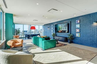 Building Photo - 2061 Rue Stanley