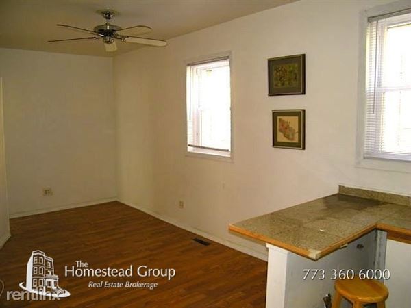 Building Photo - 2458 N Clybourn Ave