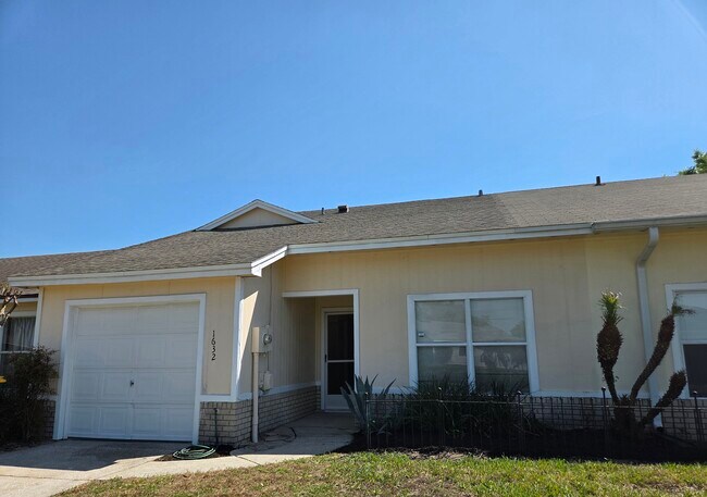 Foto del edificio - 1632 Tudor Ln