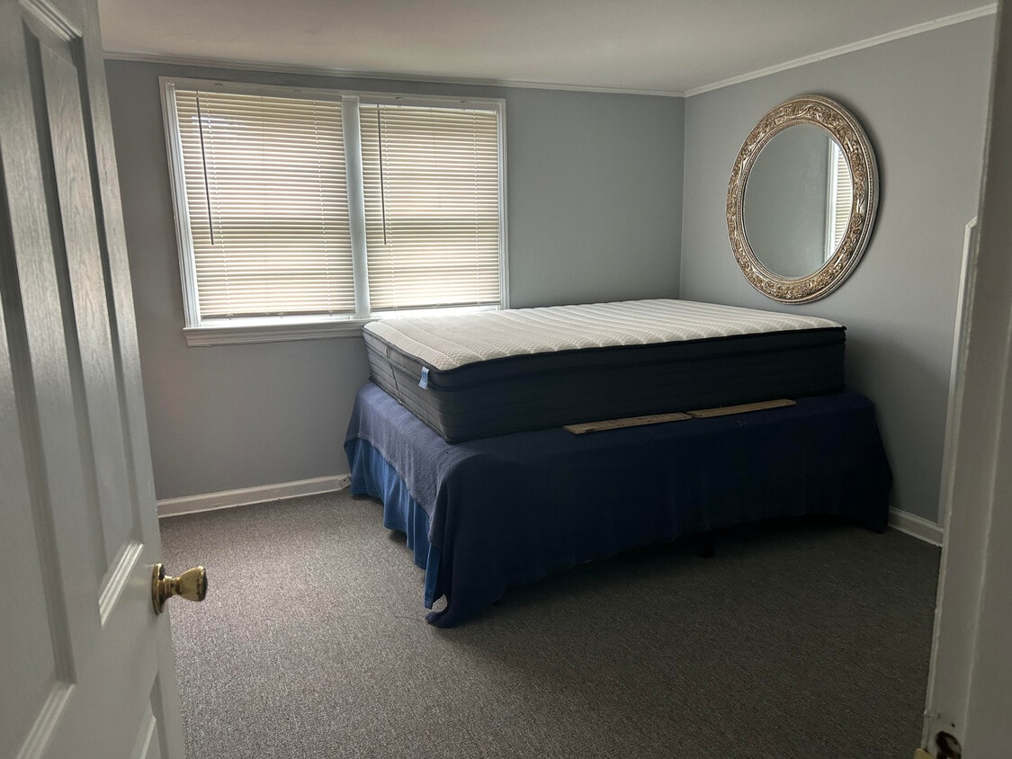 BRDROOM - 903 Catherine St