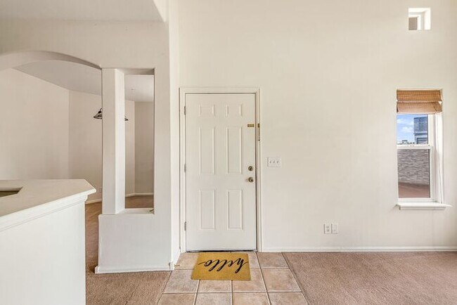 Foto del edificio - Modern 3-Bedroom North-End Condo Near Canyon View Park & Mesa Mall