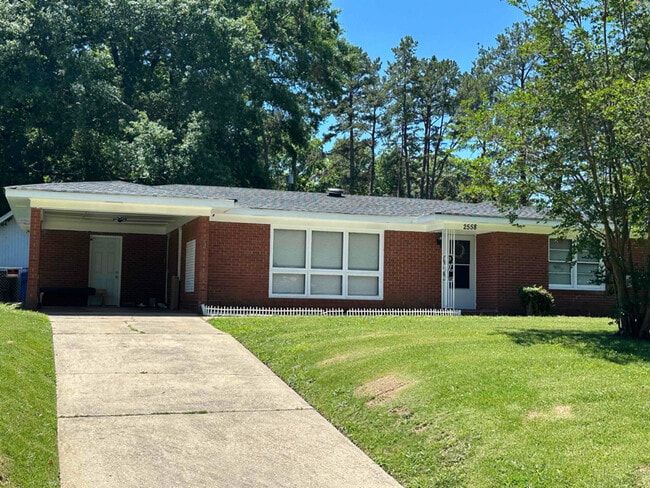 Building Photo - 2558 Rice St