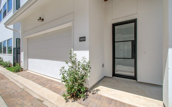 Building Photo - 1645 Bingle Rd
