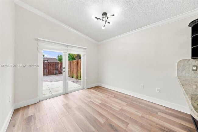 Foto del edificio - 18751 NW 84th Pl.