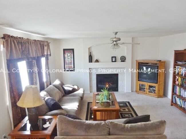 Building Photo - 5095 Chaise Dr