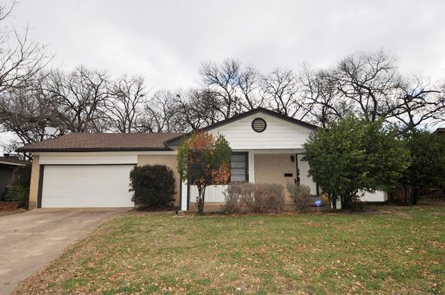 Building Photo - 723 College Oaks Dr