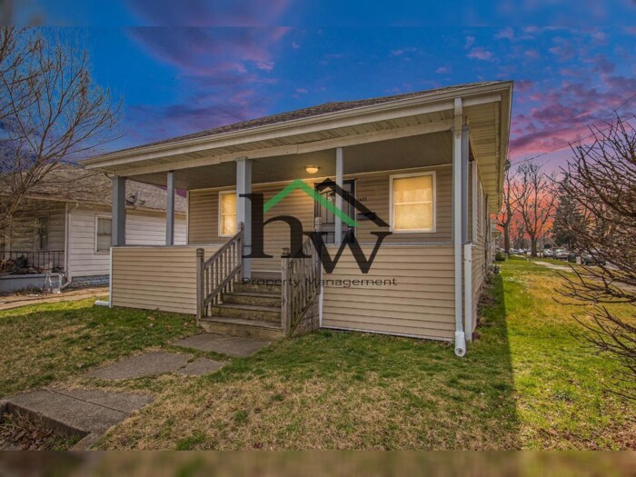 Primary Photo - 1622 Elwood Ave