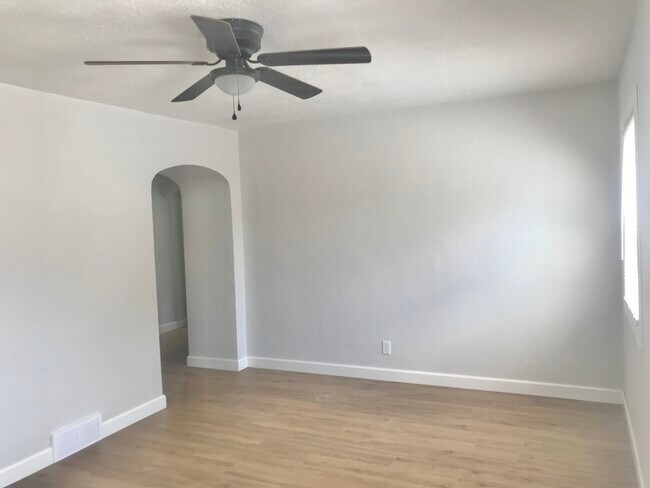 Living Area - 217 Lane St