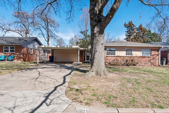 Foto del edificio - Do not miss out on this beautiful Brooksid...