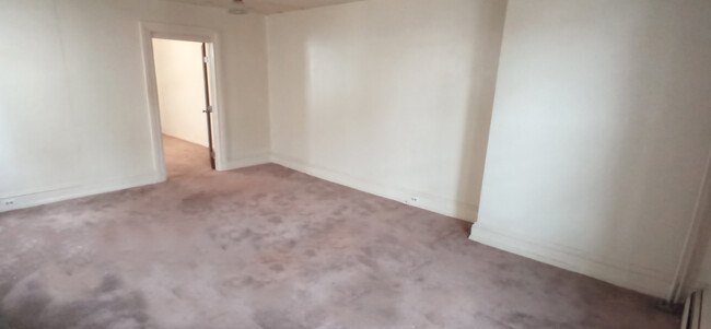 Living Room - 54 N Main St