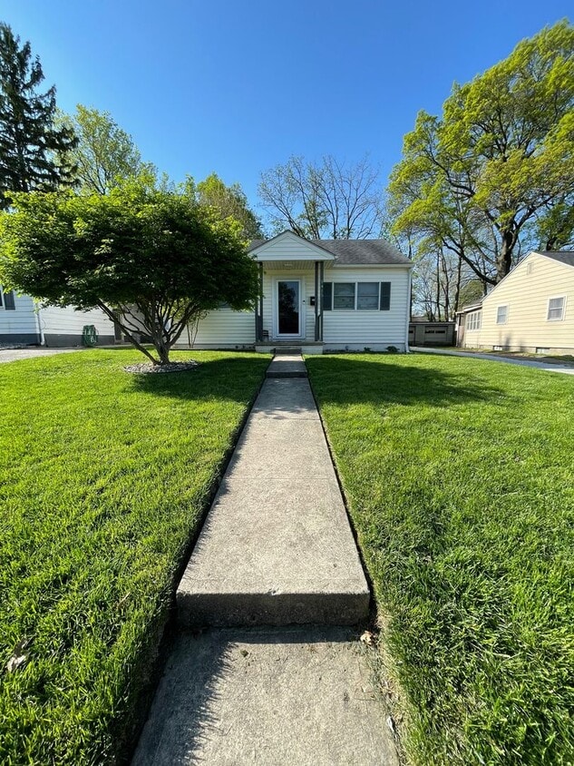 2 Bedroom Single Family Home - 2 Bedroom Single Family Home