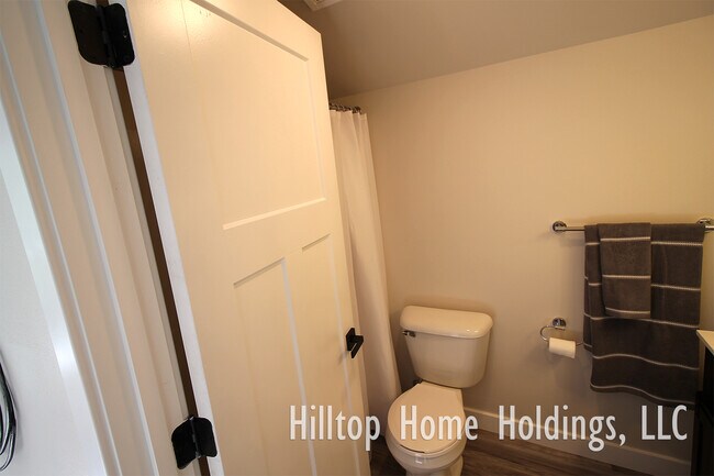 Foto del edificio - 9 Brookside Rd