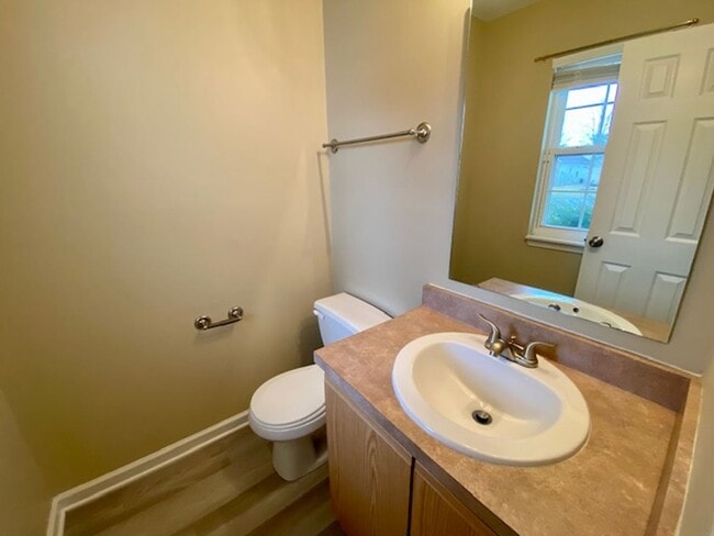Building Photo - COMING SOON!! Stunning 4 Bedroom 2.5 Bathr...