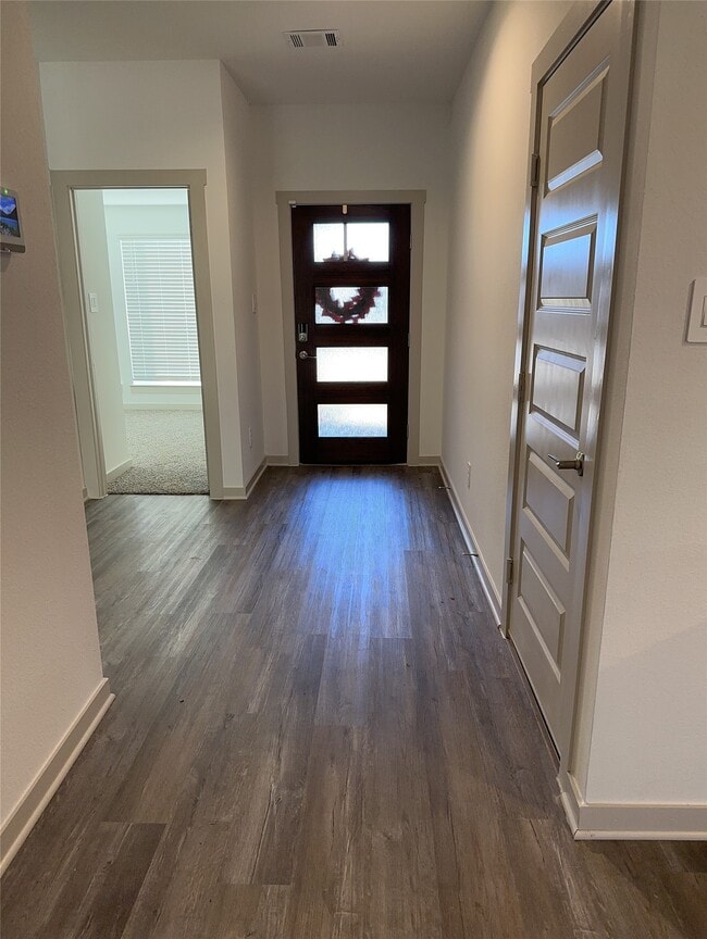 Building Photo - 7315 Lakeway Blf Ln