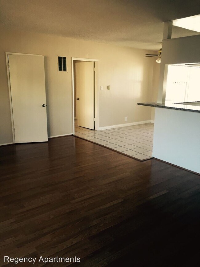 Foto del edificio - 10327 Downey Ave
