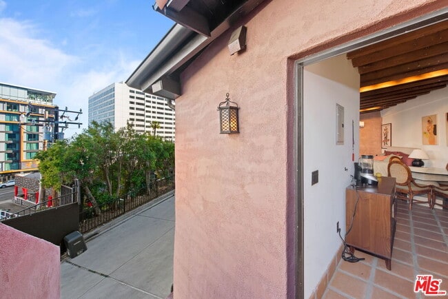 Building Photo - 8425 W Sunset Blvd