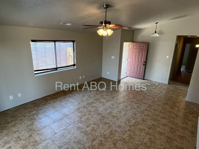 Building Photo - Family Home in SW Albuquerque near 98th St.