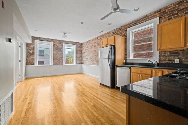 Foto del edificio - 172 Cottage St