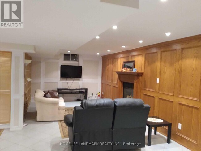 Photo du bâtiment - 38 Lois Dr