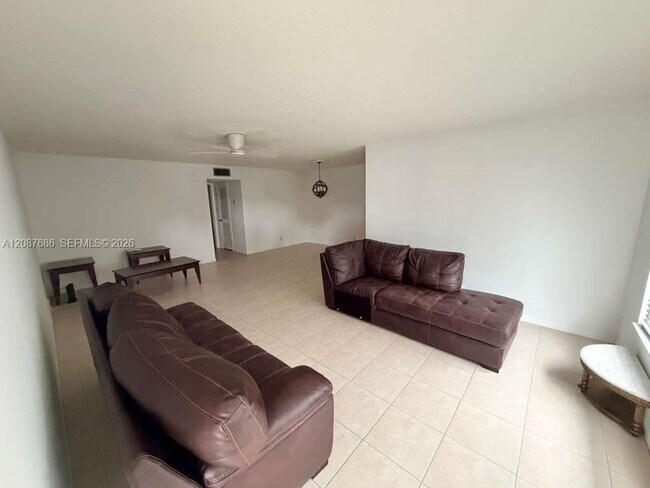 Foto del edificio - 557 High Point Dr