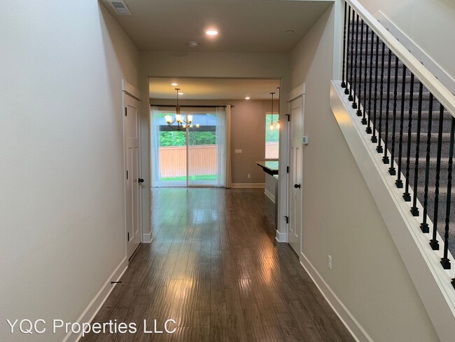 Building Photo - 4 br, 3 bath House - 4048  NW 20th Avenue