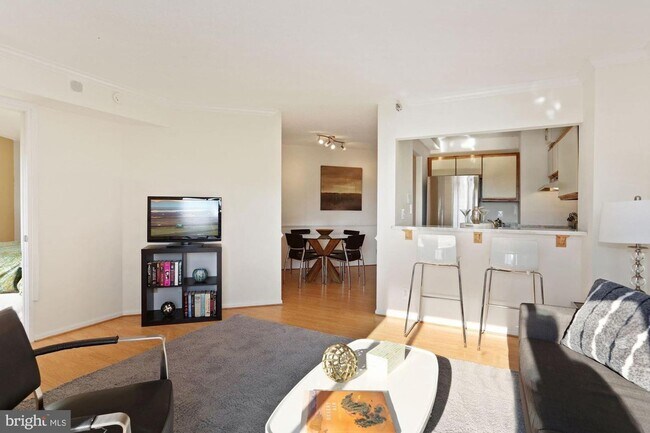 Foto del edificio - Move In Ready!