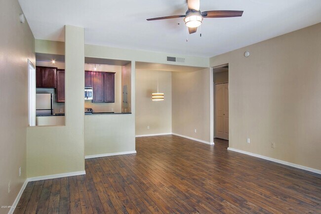 Foto del edificio - 14145 N 92nd St