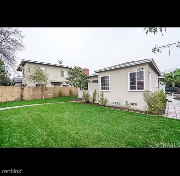 Primary Photo - 3 br, 2 bath Apartment - 15922 Bullis Rd