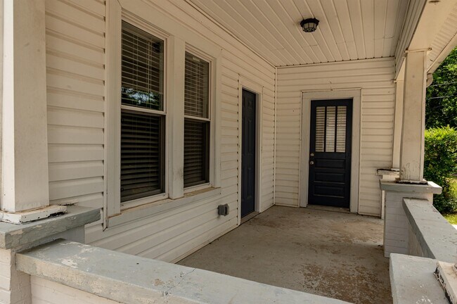 Foto del edificio - 812 Cherry St NW