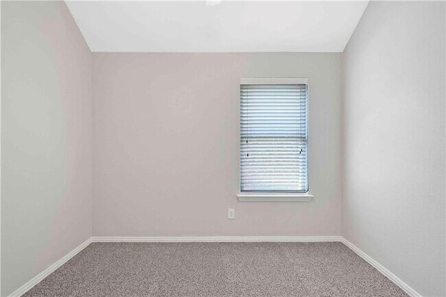 Foto del edificio - COMING SOON in Little Elm!