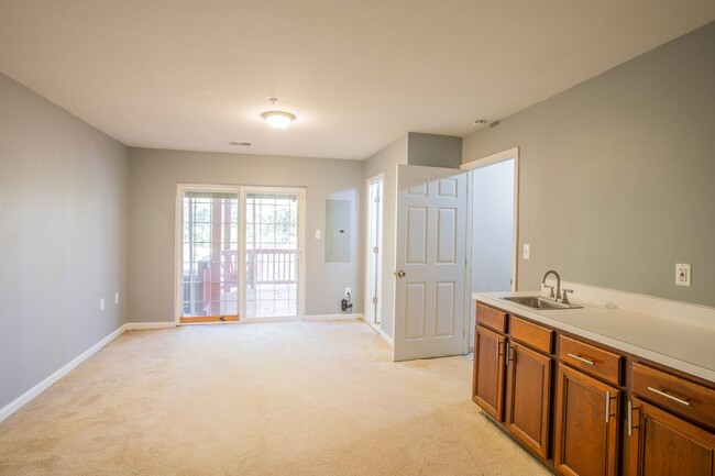 Foto del edificio - Lovely 4 BR/3.5 BA Townhome in Greenbelt!