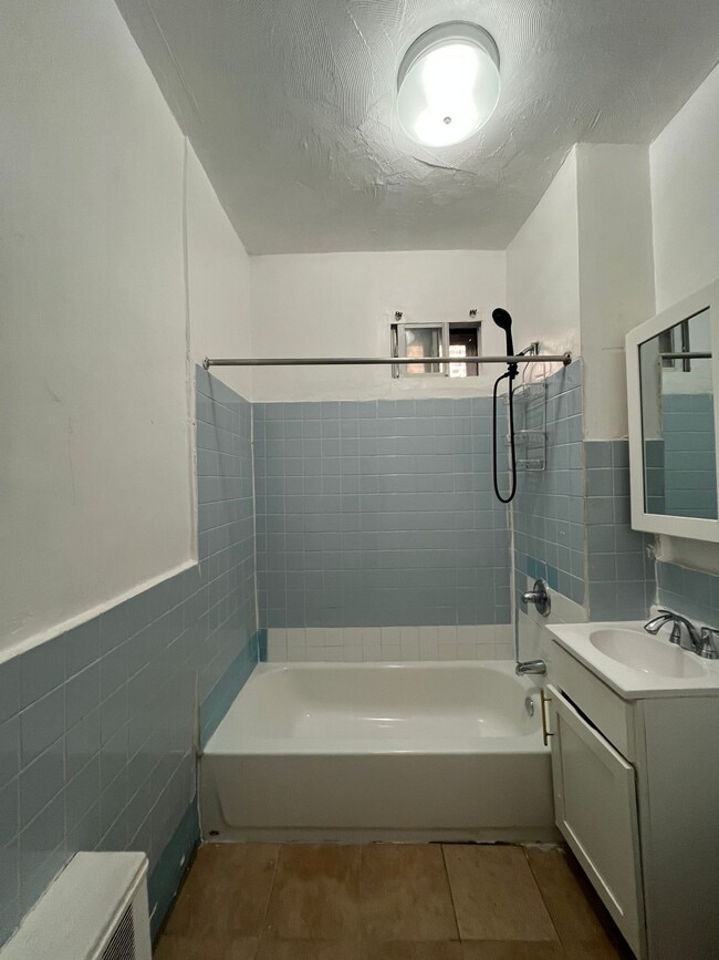 Foto del edificio - 205 Bidwell Ave