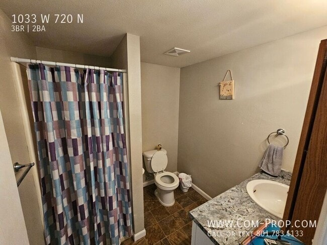 Building Photo - 1033 W 720 N