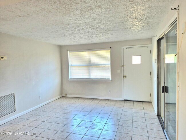 Building Photo - 5836 Sonora Dr W