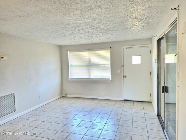 Foto del edificio - 5836 Sonora Dr W