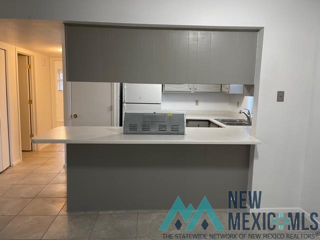 Foto del edificio - 1421 S Tennyson Dr