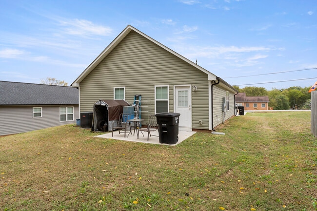 Photo - 40 Sunderland Rd SW House