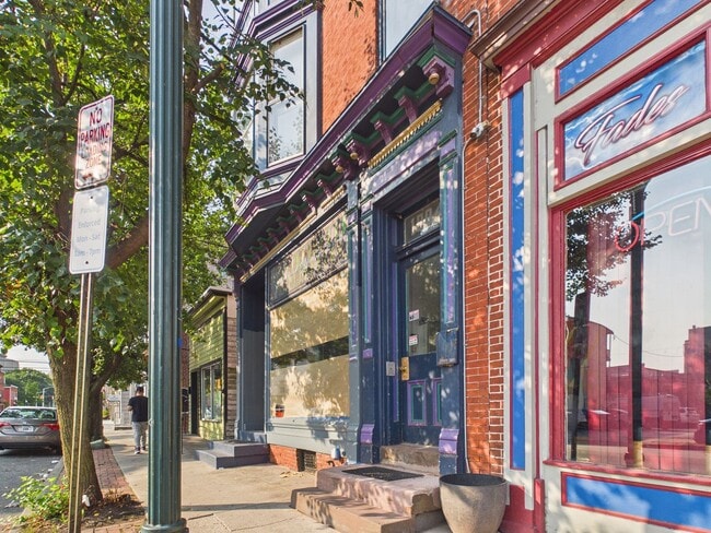 Building Photo - 1006 N 3rd St