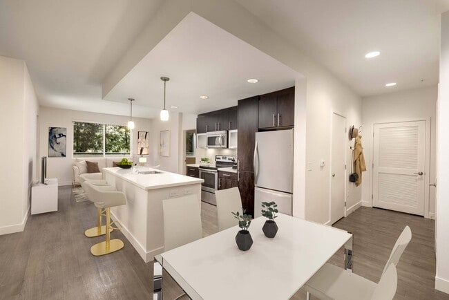 Building Photo - Sona Glendale